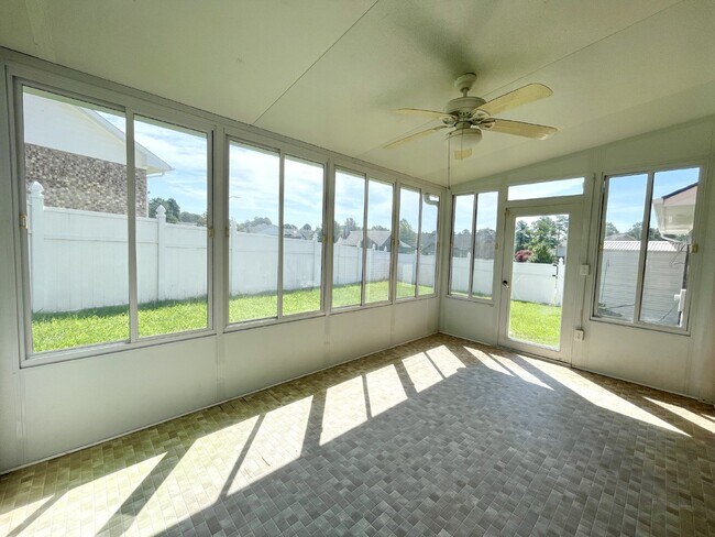 Building Photo - 4 bedroom, 3 bathroom Nest in Spring Lake