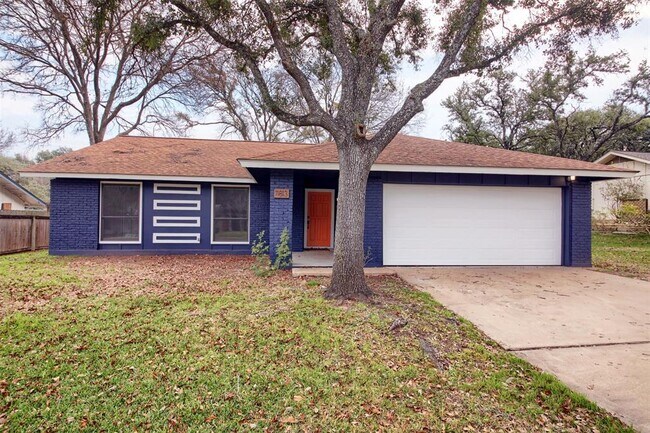 Building Photo - 11813 Highland Oaks Trail