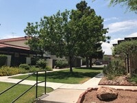 Building Photo - BEAUTIFUL 2 BEDS 1 1/2  BATHROOM APARTMENT PLUS 1 CAR GARAGE MLOVE IN SPECIAL