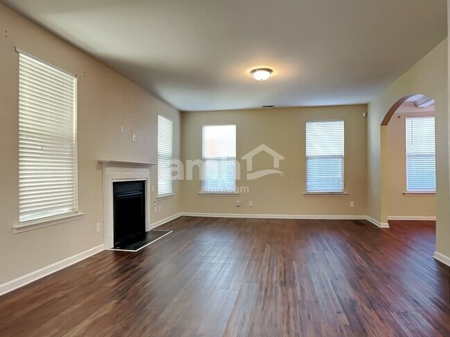 Building Photo - 19 Winslow Cir