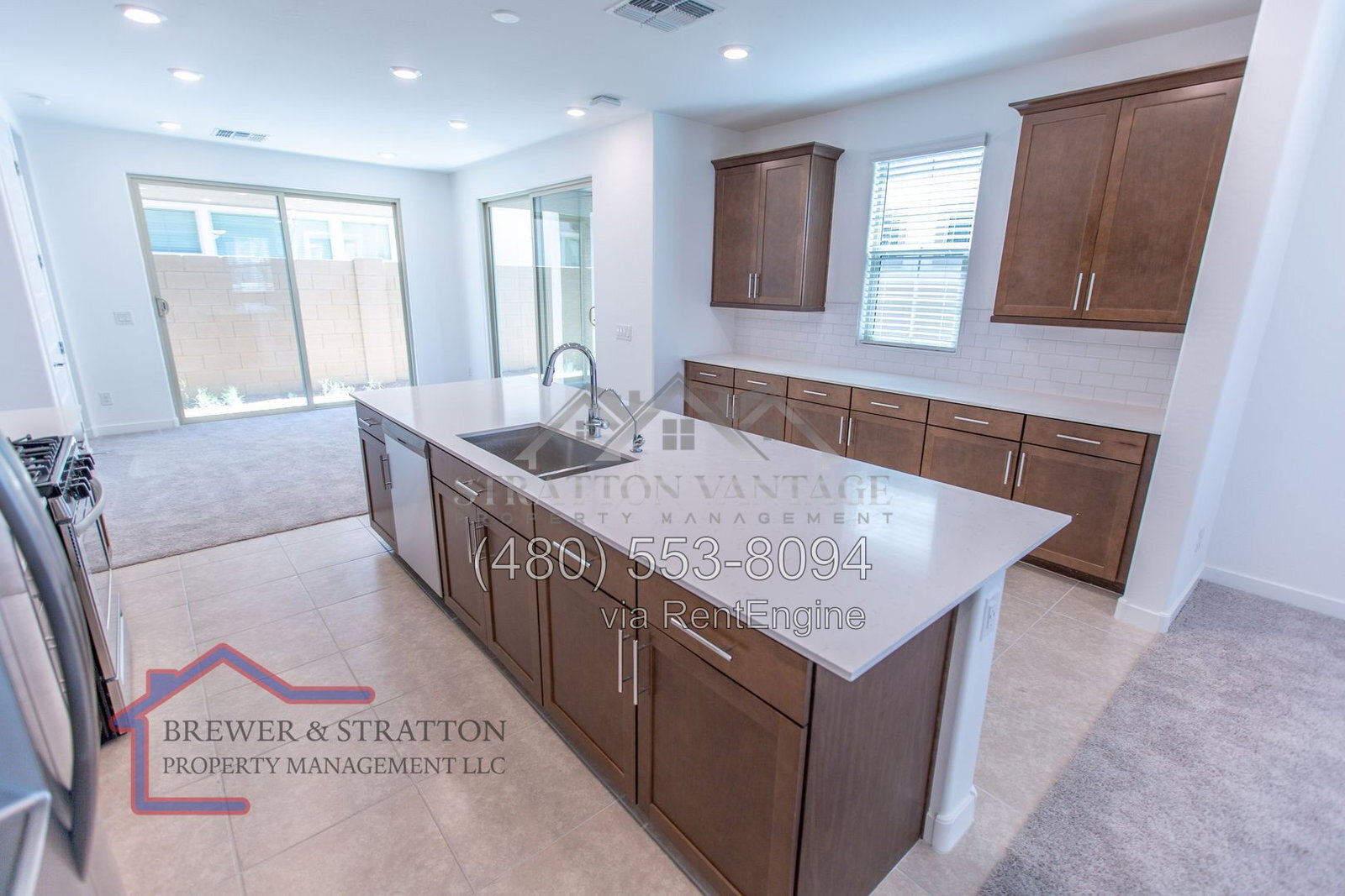 Building Photo - 1097 E Chapman Dr