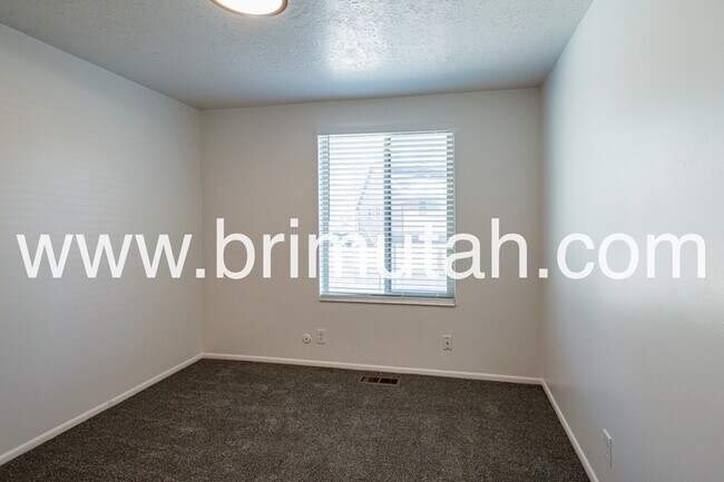 Building Photo - 4817 S 1740 E
