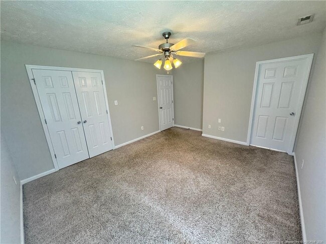 Building Photo - 130 Hosta Dr