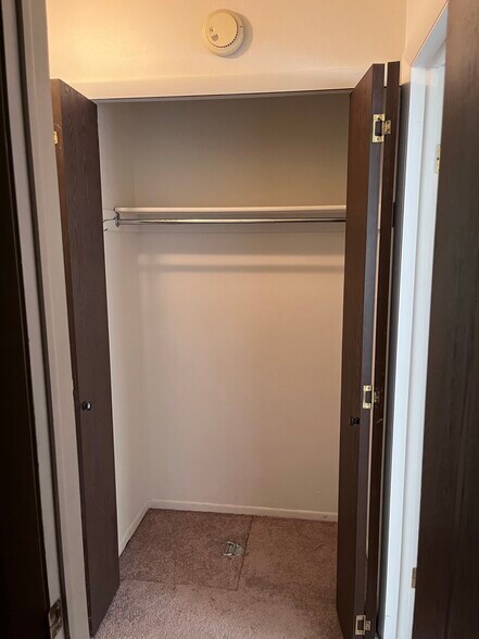 Building Photo - 2600 Parklake Ct