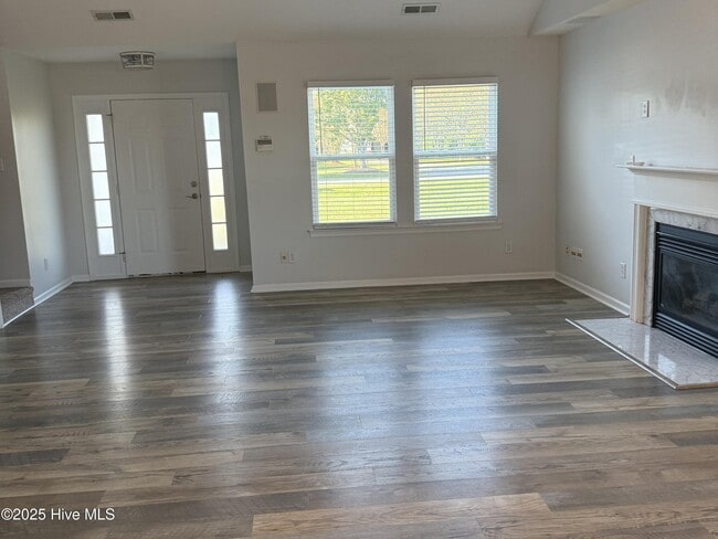 Building Photo - 207 Eagle Creek Rd