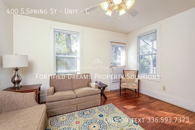 Building Photo - 400 S.Spring St - Unit-C