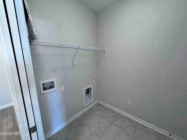 Building Photo - 156 Charlie Way