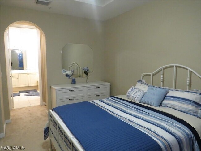 Building Photo - 1305 Mariposa Cir