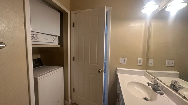Building Photo - 112 Cory Ln