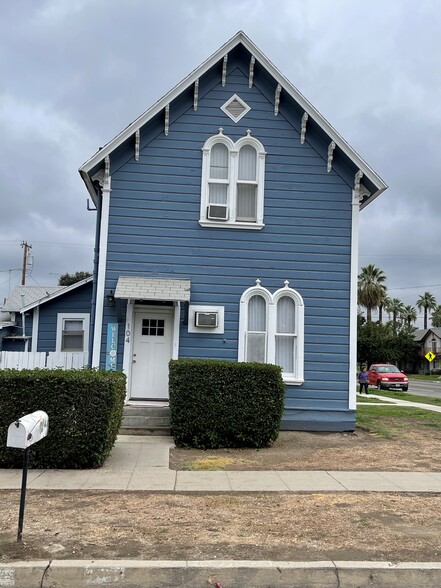 Building Photo - 104 N H St