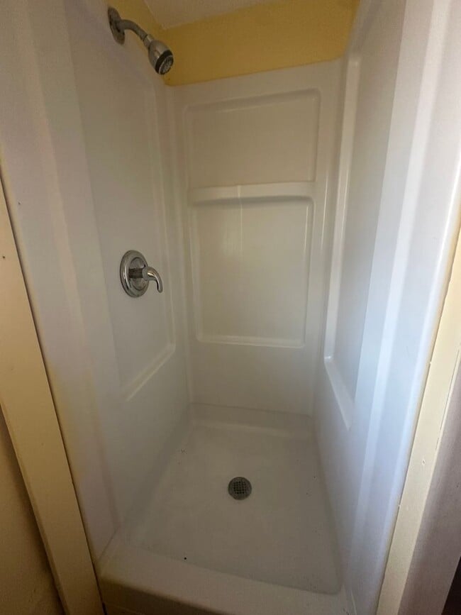 Building Photo - Remodeled unit with a Casita