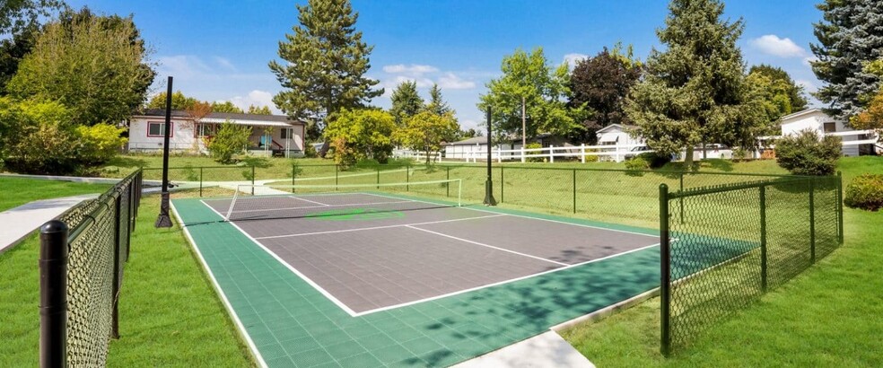 Building Photo - 2099 W Plymouth Cir