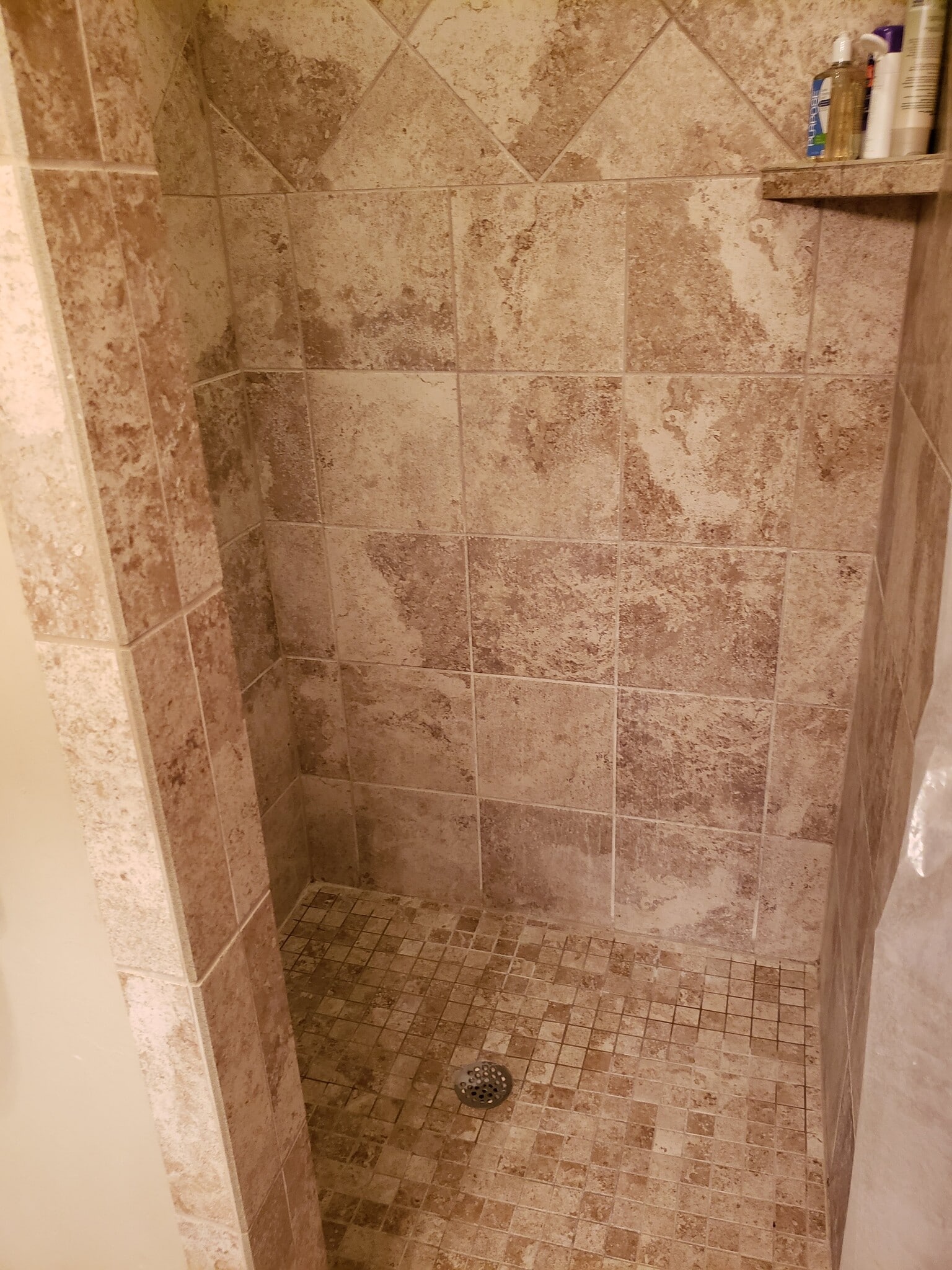 Tiled Shower - 1233 Red Rock Drive