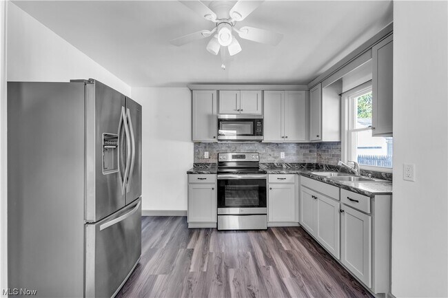 Building Photo - 5634 Waterbury Ave