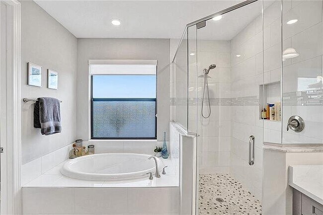 Building Photo - 11720 Waterway Cir