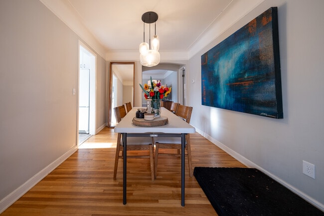 Building Photo - 3957 Ewing Ave S