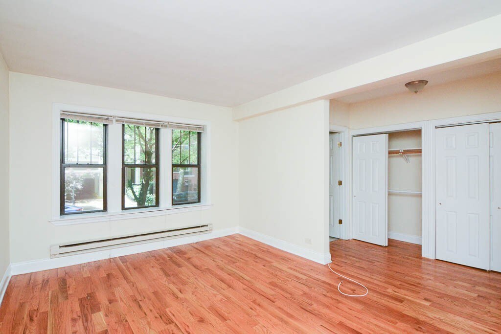 Building Photo - 1350 N Dearborn St