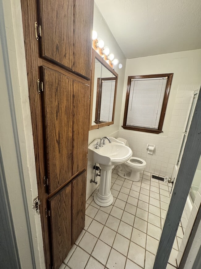 Building Photo - 3305 Pioneer Ave