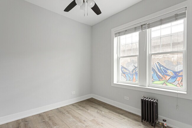 Building Photo - 6114 N Winthrop Ave