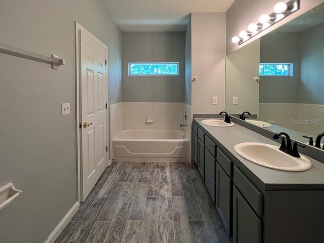 Building Photo - 5048 NW 1st Pl