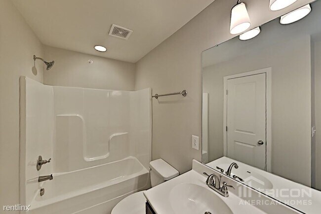 Building Photo - 409 Riverwood Ct