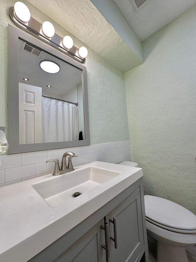 Building Photo - Remodeled