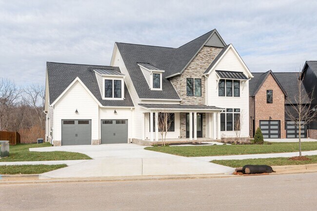 Building Photo - Like New 4 Bedroom Luxury Home in Franklin TN