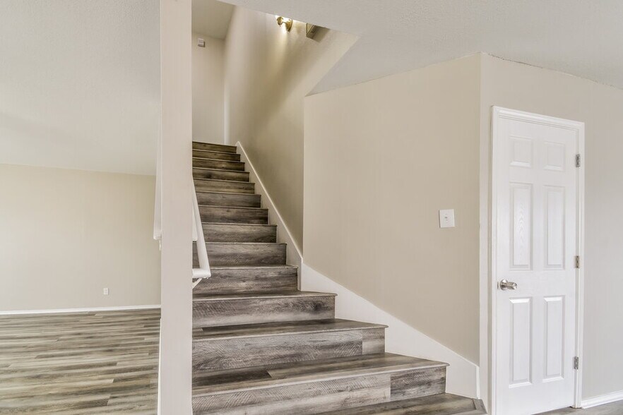 Building Photo - 6911 Waterfall Pass