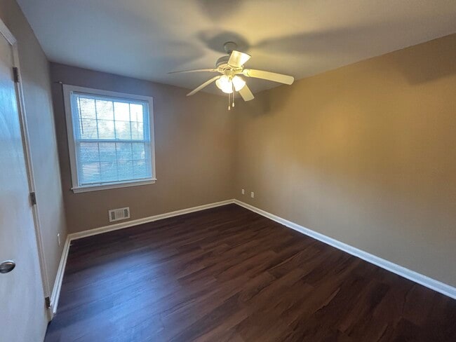 Building Photo - 1113 Glen Ct