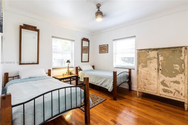 Building Photo - 753 NE 81st St