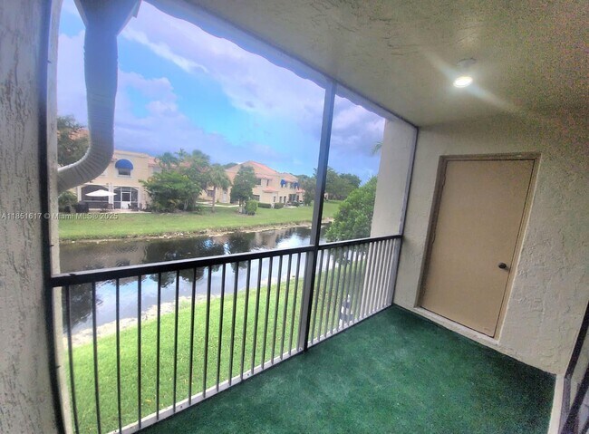 Building Photo - 428 Lakeview Dr