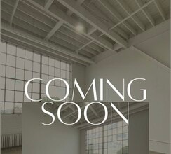 Building Photo - Spacious Townhome!