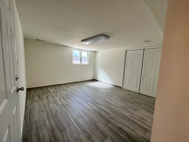 Building Photo - 6734 W Dakin St