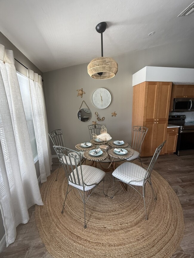 Building Photo - 4718 SW 12th Pl