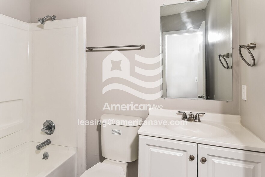 Building Photo - 7254 Pinedale Dr