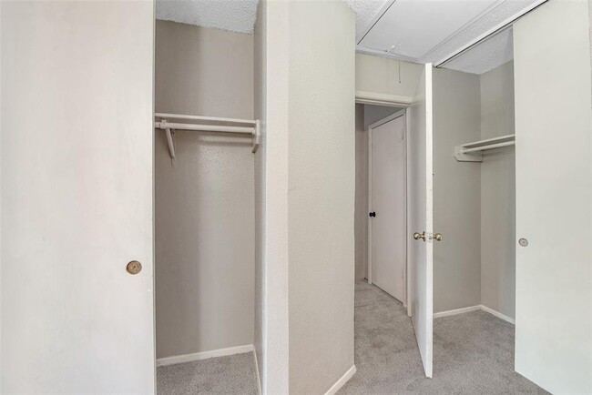 Building Photo - 6345 Cattails Ln