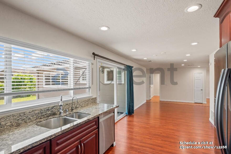 Building Photo - 3418 Sagewood Ln