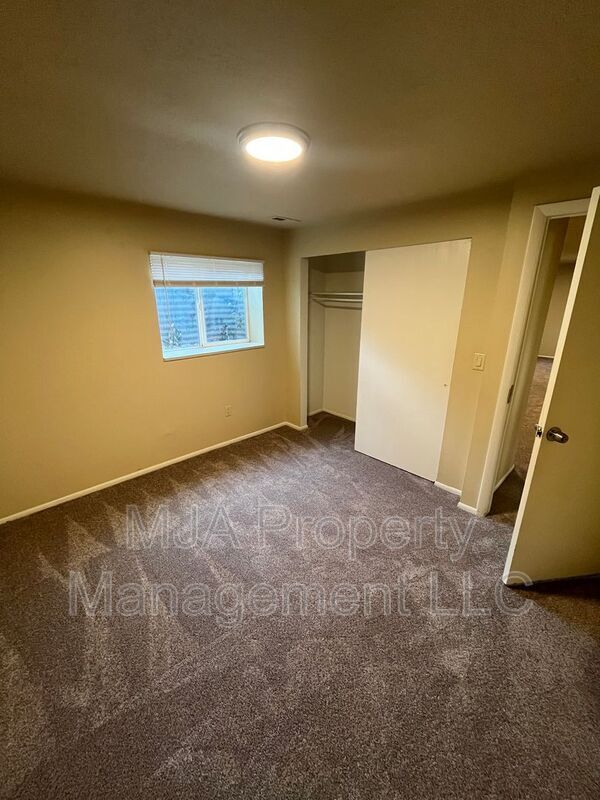 Building Photo - 4071 Sun Dr