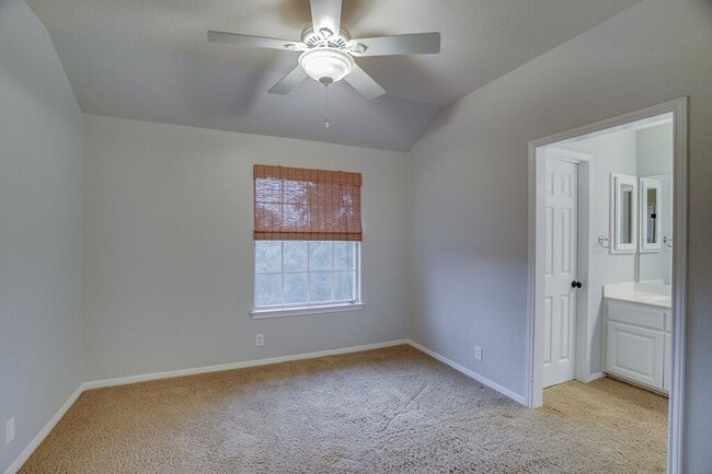 Building Photo - 10218 Scull Creek Dr