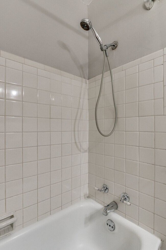 Building Photo - Charming 4-Bedroom Home in The Village – U...