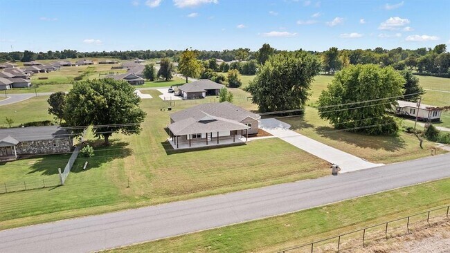 Building Photo - 12624 E Hefner Rd