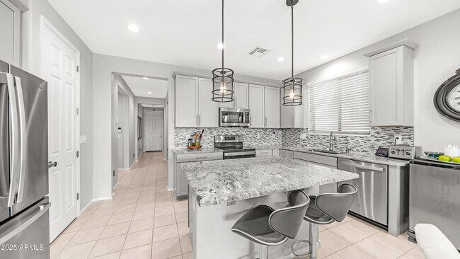Building Photo - 40410 W Haley Dr