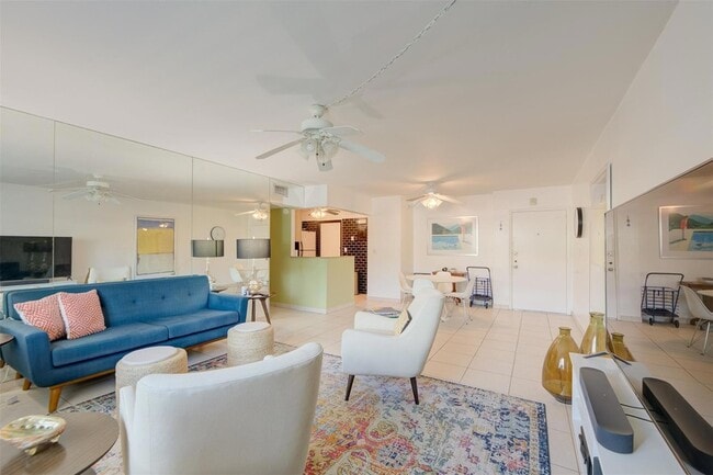 Building Photo - 1950 N Andrews Ave