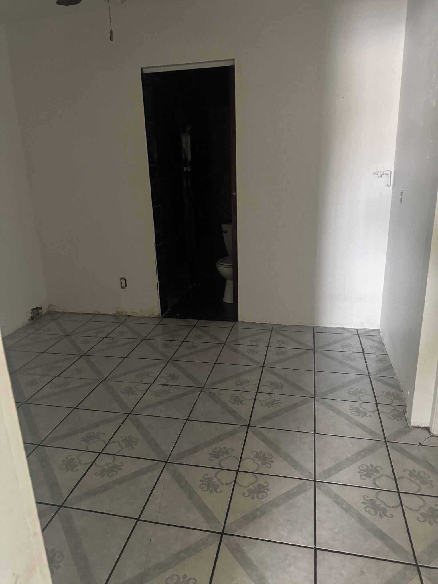 Building Photo - 7602 W Whitton Ave