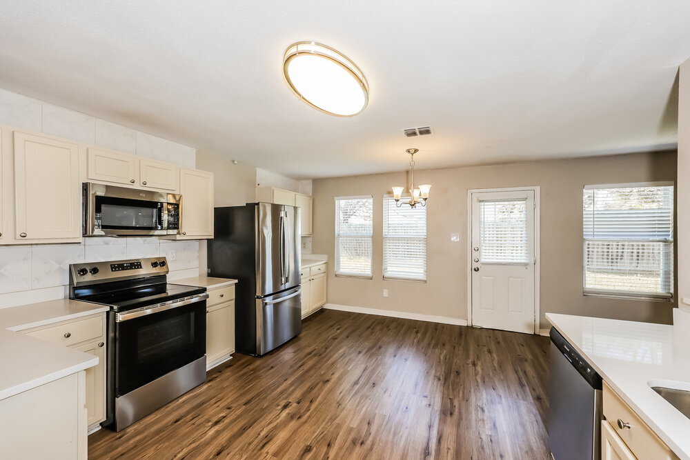 Building Photo - 8764 Stonebriar Ln