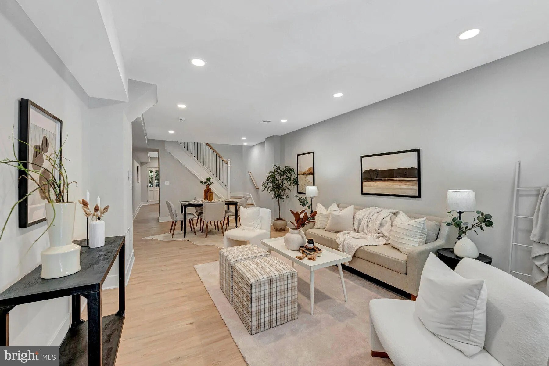 this unit is UNFURNISHED - 3152 Remington Ave
