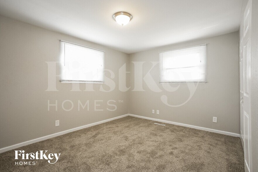 Building Photo - 636 Jefferson Ave