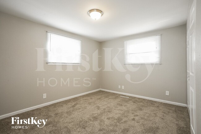 Building Photo - 636 Jefferson Ave