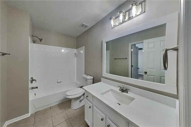 Building Photo - 401 Martin Field Ct