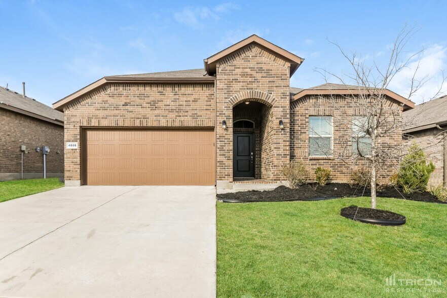 Primary Photo - 4808 Bronzeleaf Ln